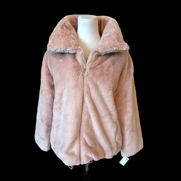 The Lindsi Plush Soft Jacket - Picture 3 of 16